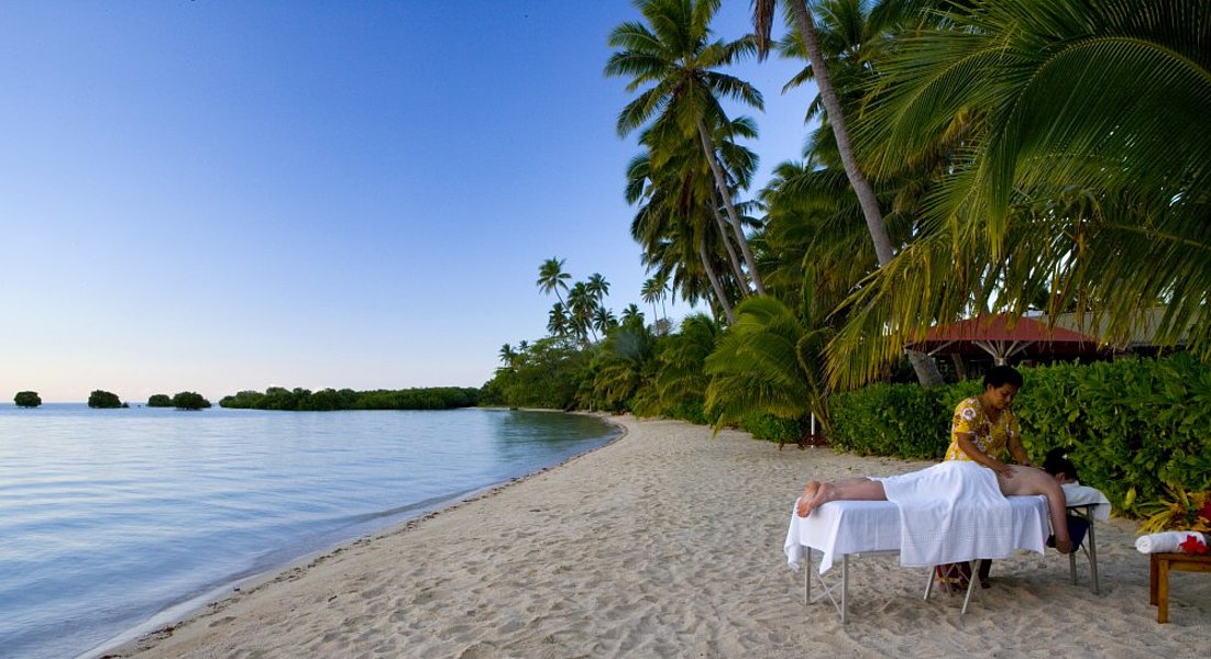 Beach massage. Массаж на пляже. Массаж на пляже бизнес. Вануа Леву. Нукубати остров.