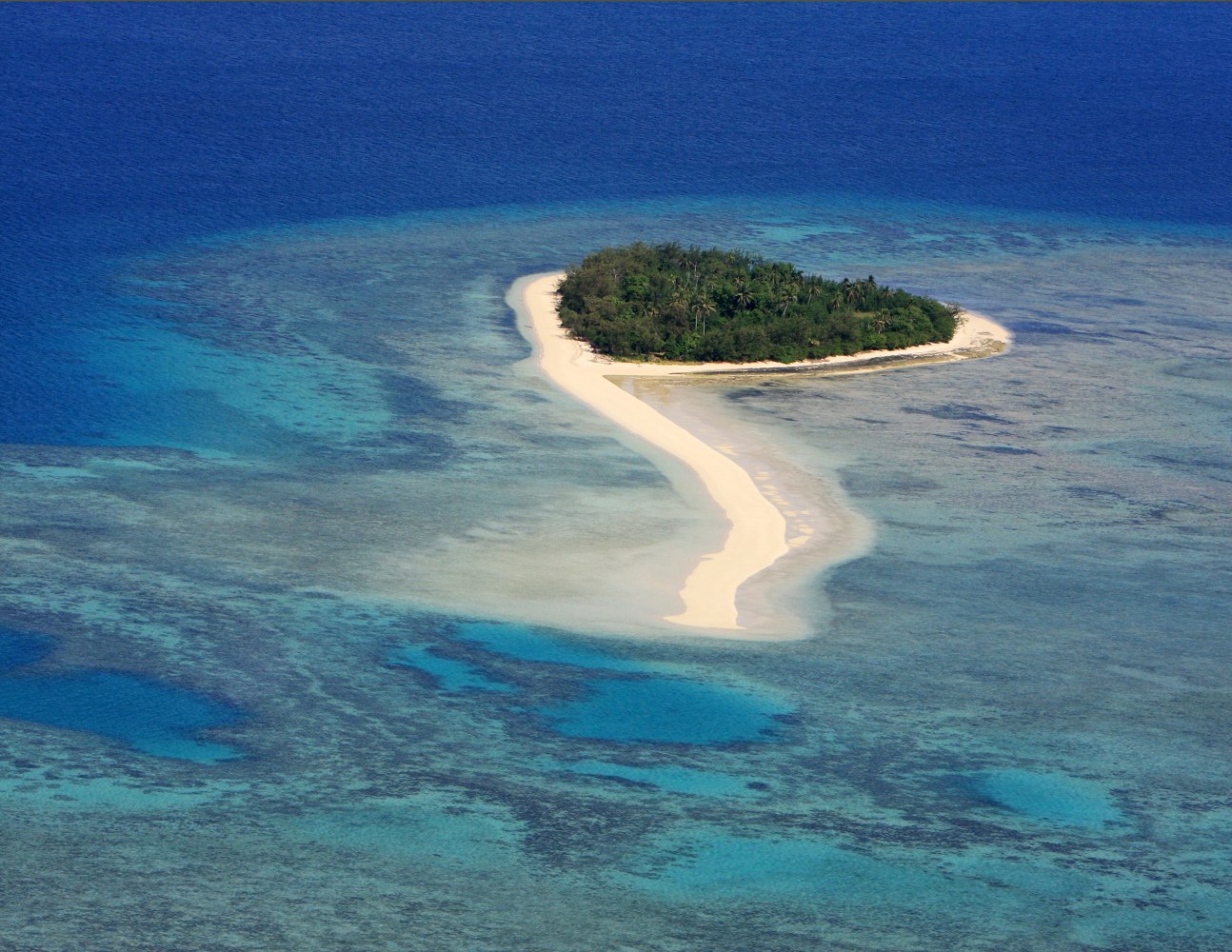 Омывающего остров тихого океана. Остров Монурики Фиджи. Остров коро Фиджи. Вануа Леву остров. Вануа Леву Фиджи.